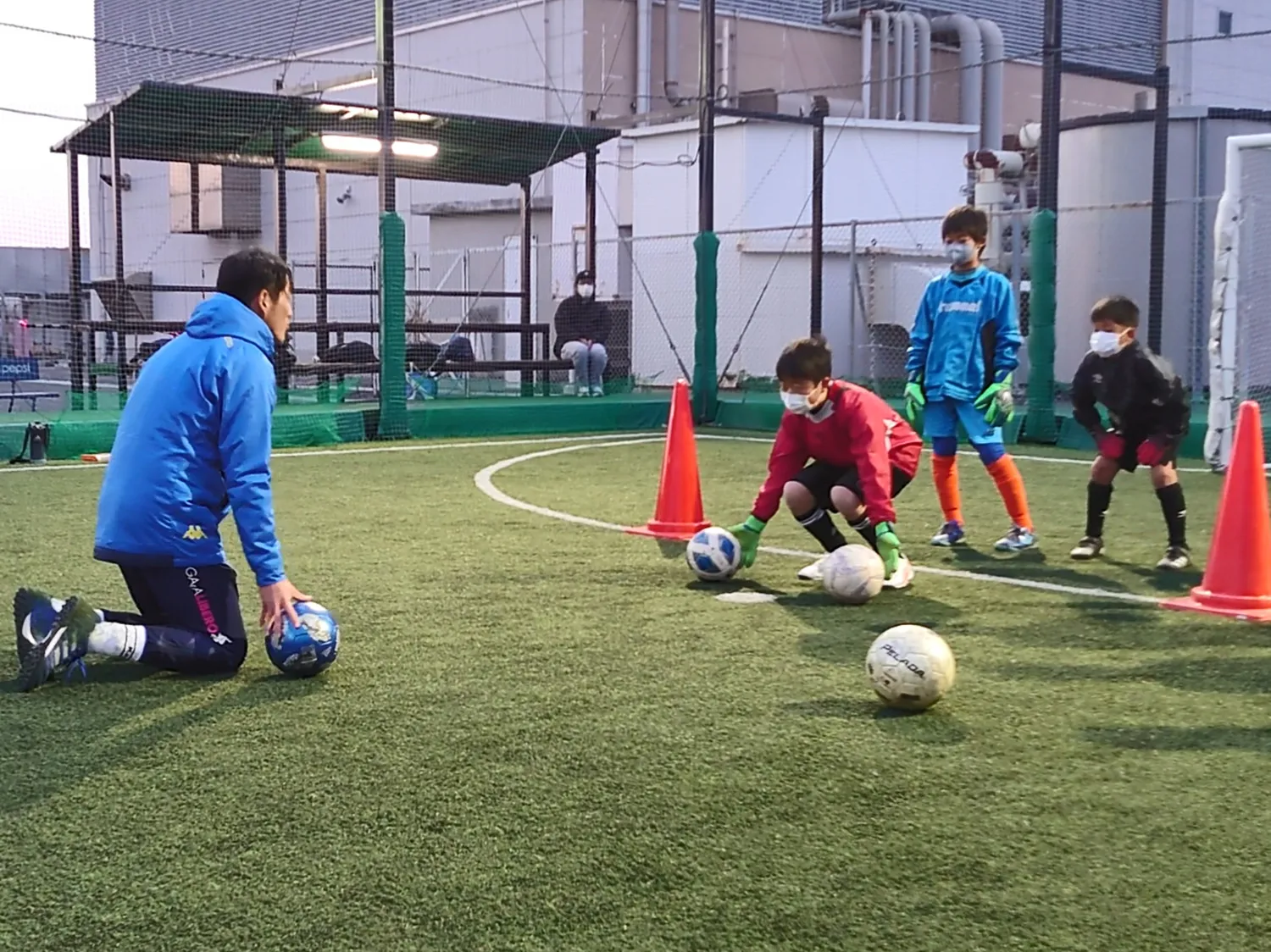 VIRDSFootballAcademy2021.02.23今回のトレーニングテーマ【低姿勢の構え／1対1】について