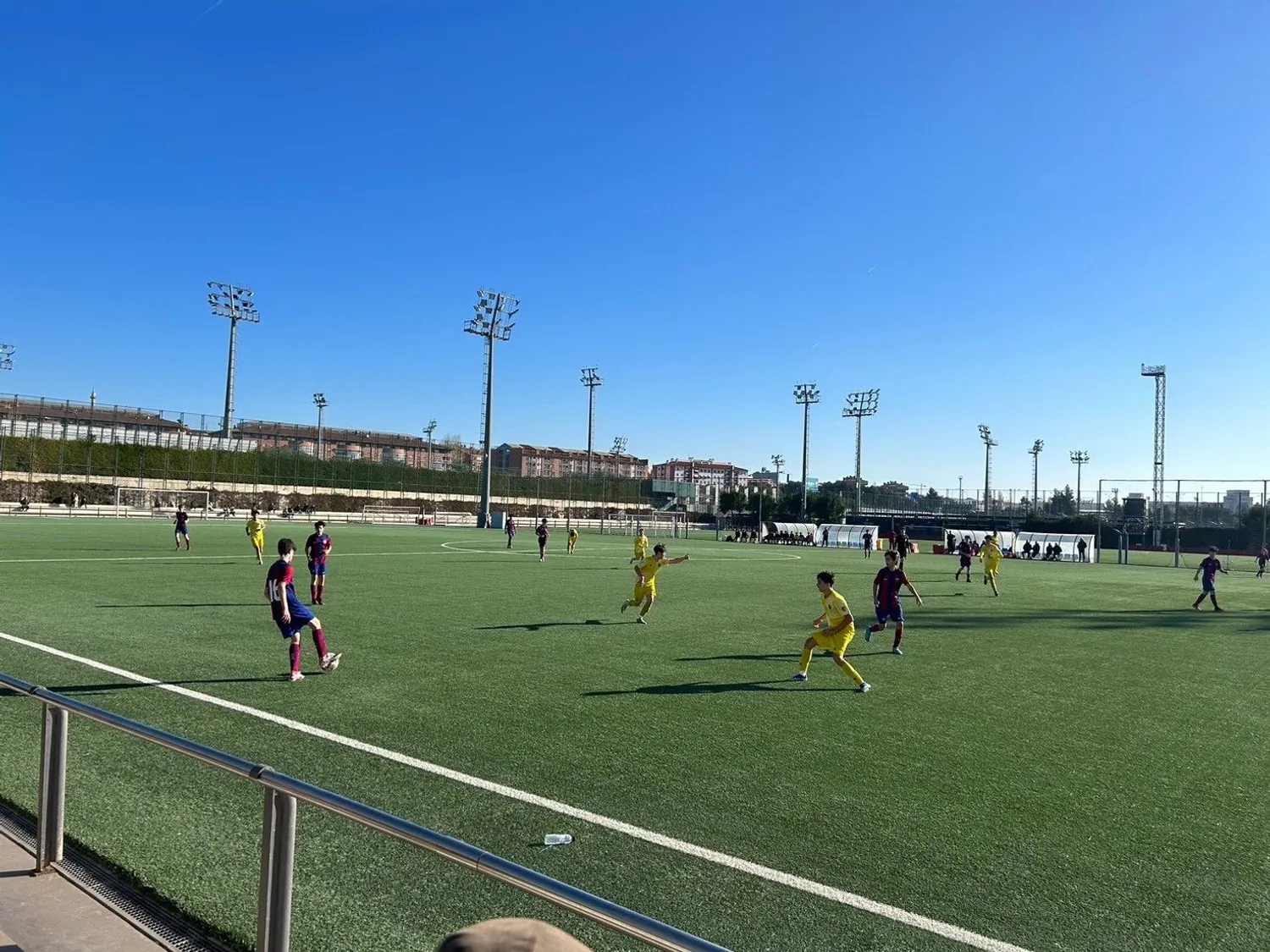 スペインでドリブル塾が流行らない理由